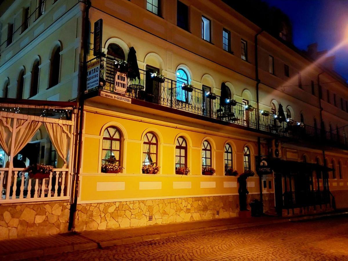 Apartments U Ratushi Kamianets-Podilskyi Exterior foto